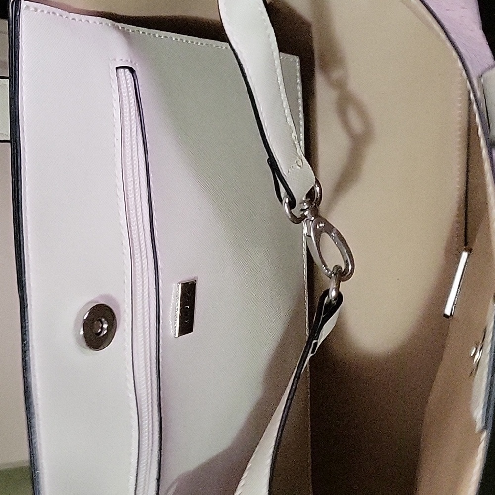 Purse - Picture 3 of 4